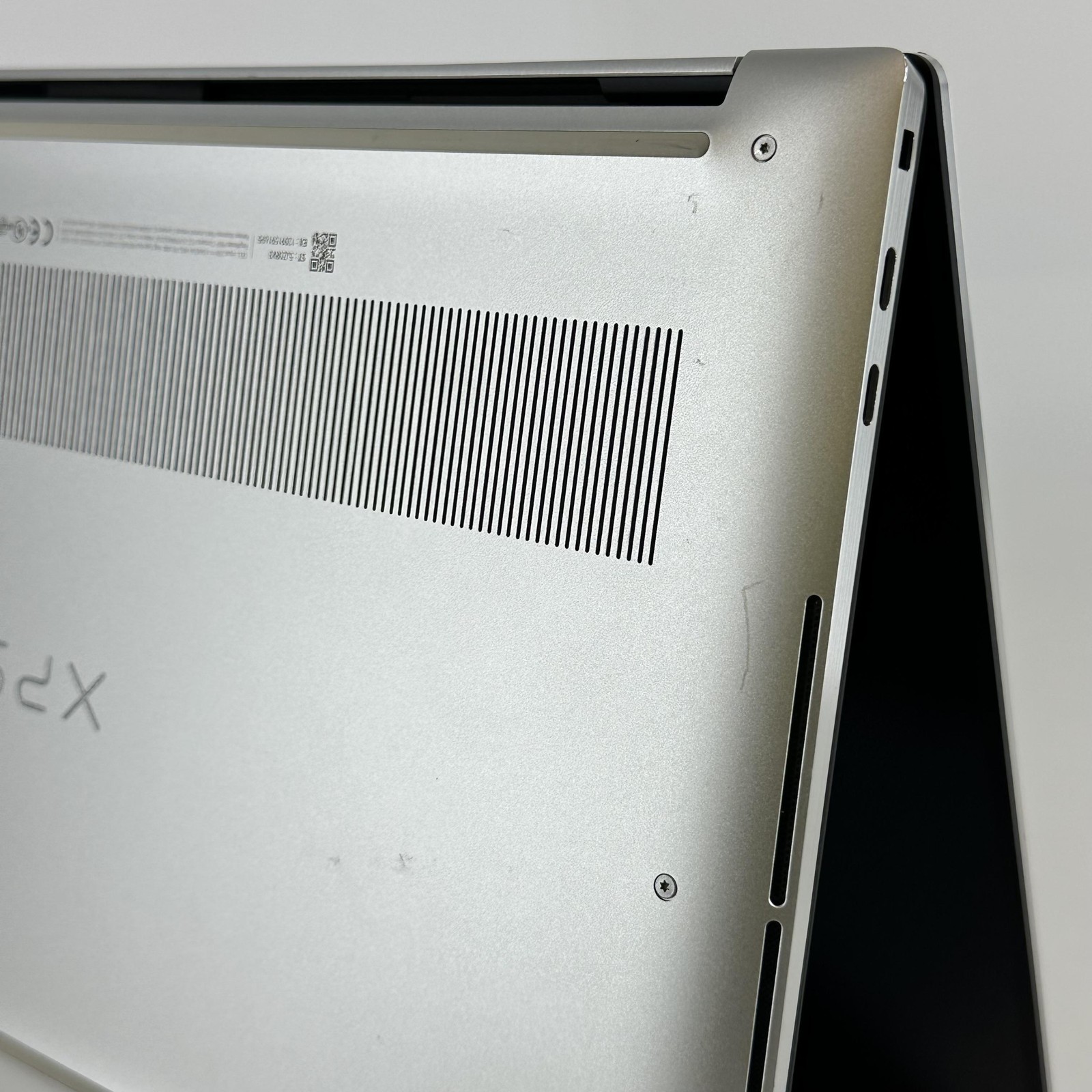 Dell XPS 15 9520 FHD+ 2.3 GHz i7-12700H 16GB 512GB SSD NVIDIA RTX 3050 Very Good