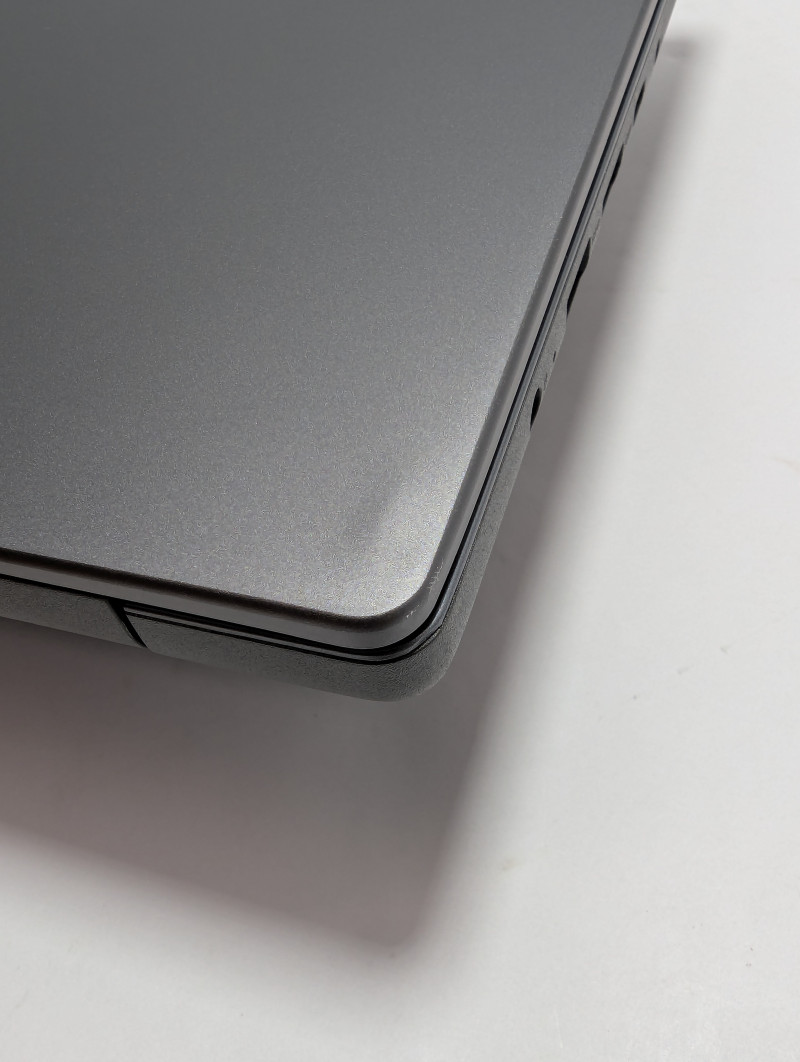 Lenovo IdeaPad Slim 3x Snapdragon X 16GB RAM 1TB SSD 15.6″ Touch WUXGA 1920×1200