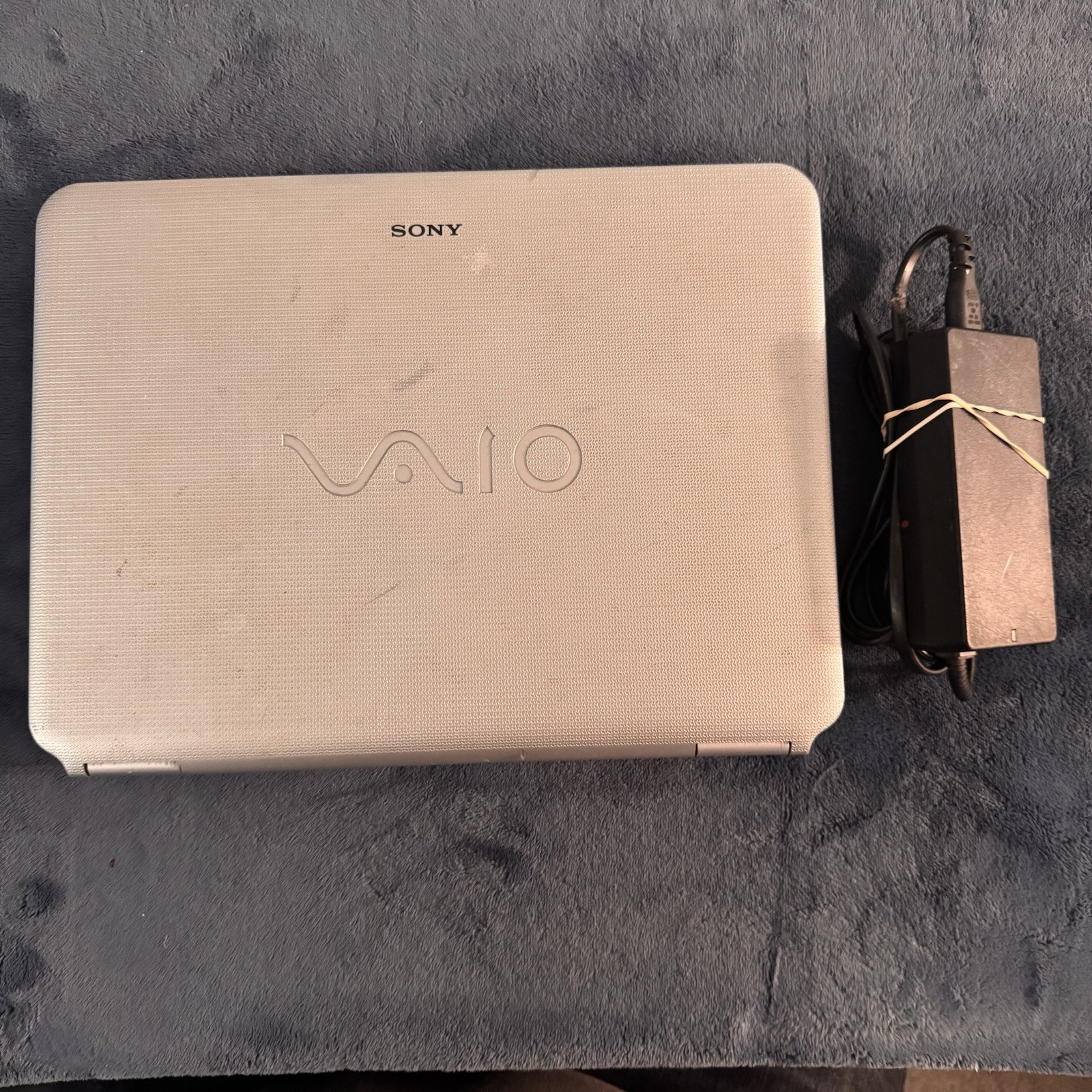 Sony VAIO PCG-7184L 15.6″ Laptop W/ Charger For Parts & Repair