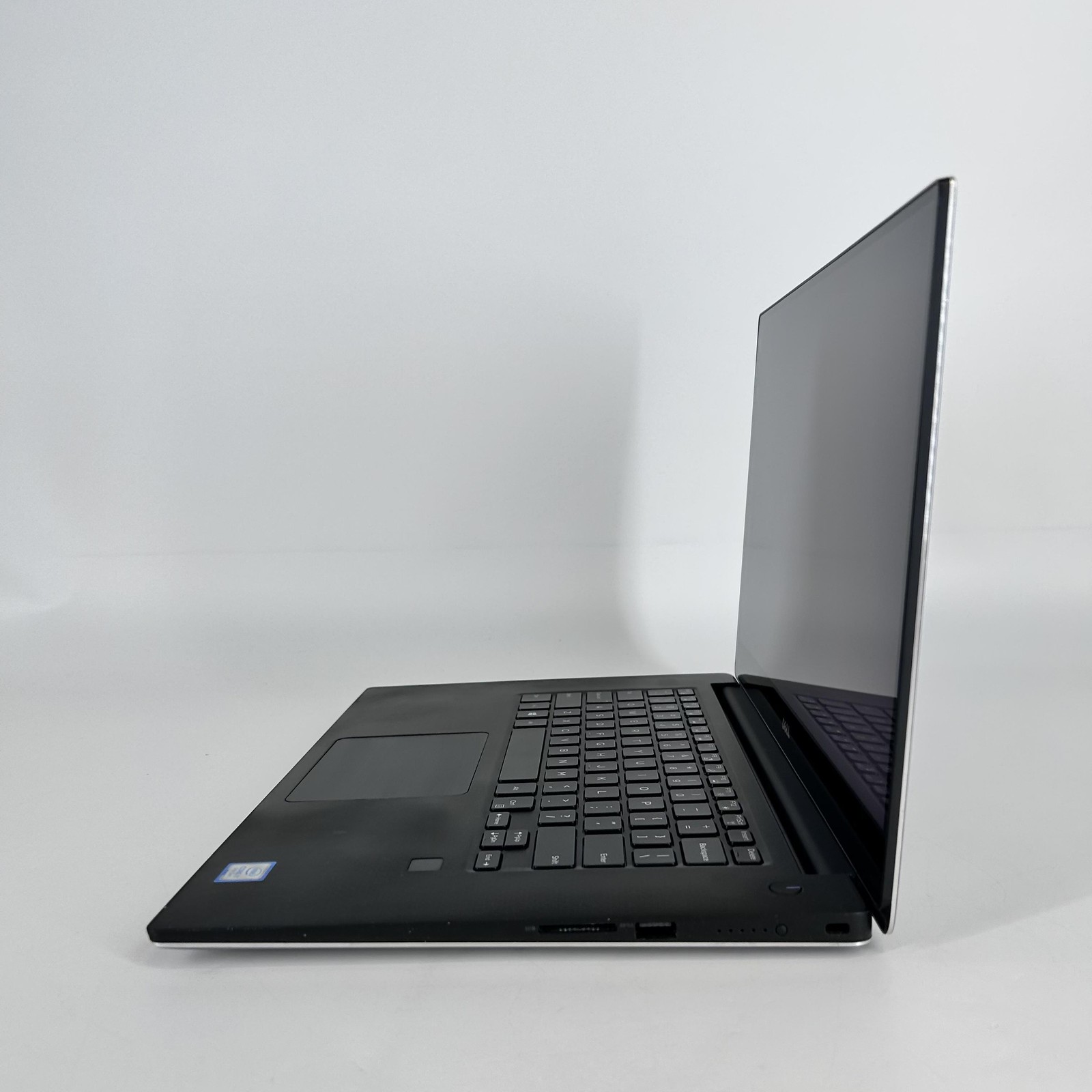 Dell XPS 15 9560 Silver 4K TOUCH i7-7700HQ 2.80GHz 16GB 1TB SSD NVIDIA GTX 1050