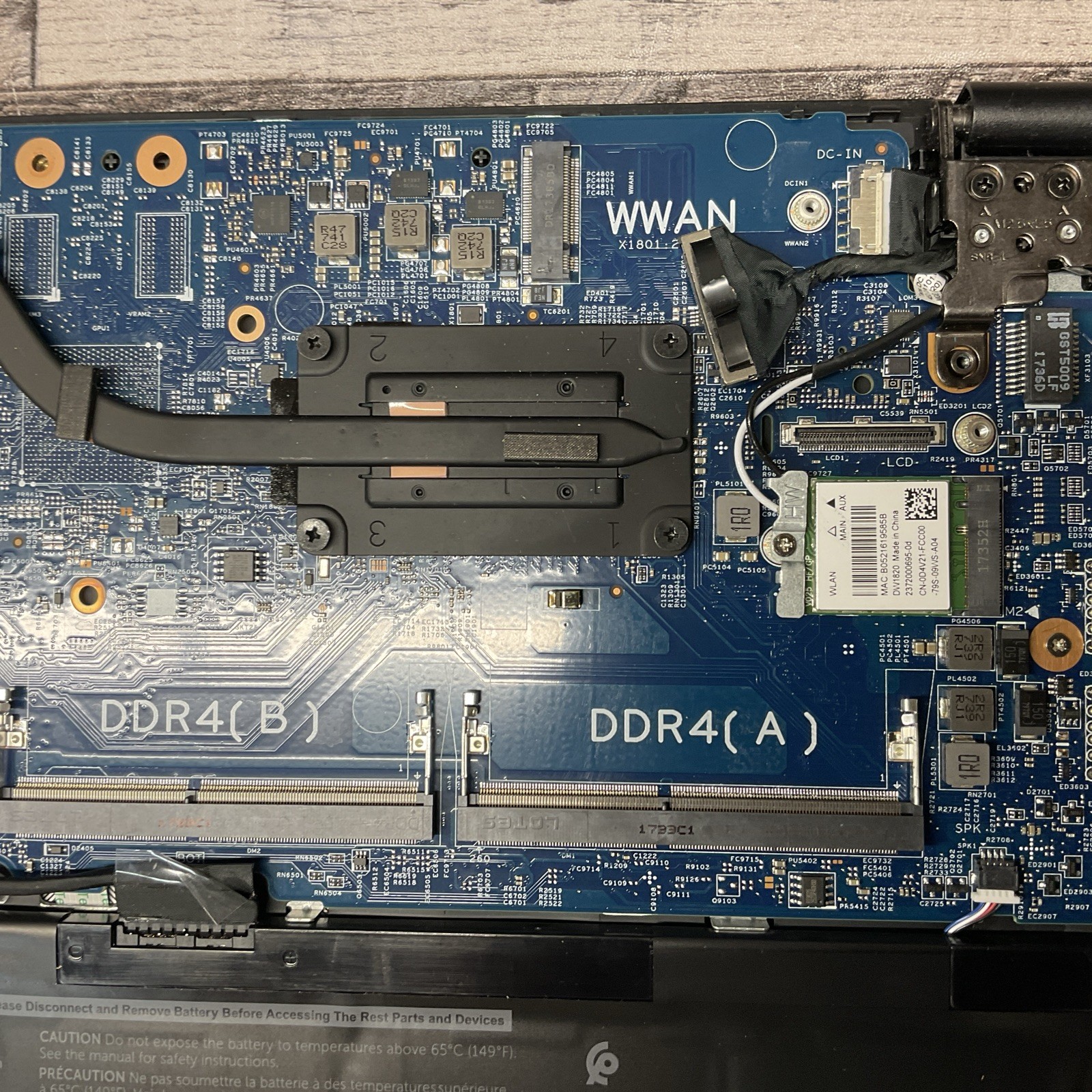 Dell Latitude 3580 / No POST / Broken Screen / No RAM / No SSD / C5