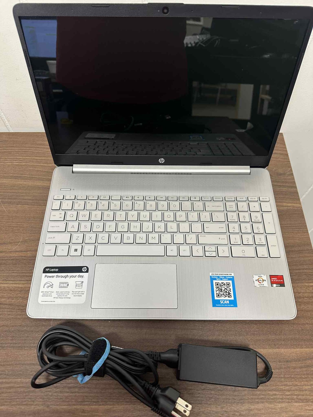 HP Laptop 15.6 Inch 15-ef1081nr AMD Anthlon Silver 3050U 2.3 GHz 4 GB RAM