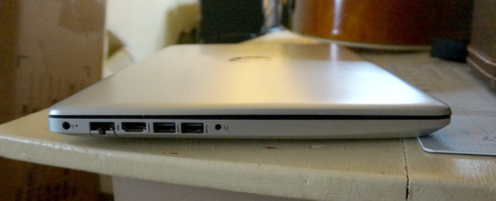 HP 15-da0073ms 15.6 in HD 200GB HD 8 GB RAM Laptop – Silver
