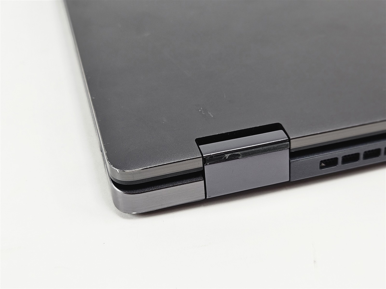 Dell Latitude 9430 i7-1265U 32GB 512GB SSD 14″ Touch Convertible Iris Xe
