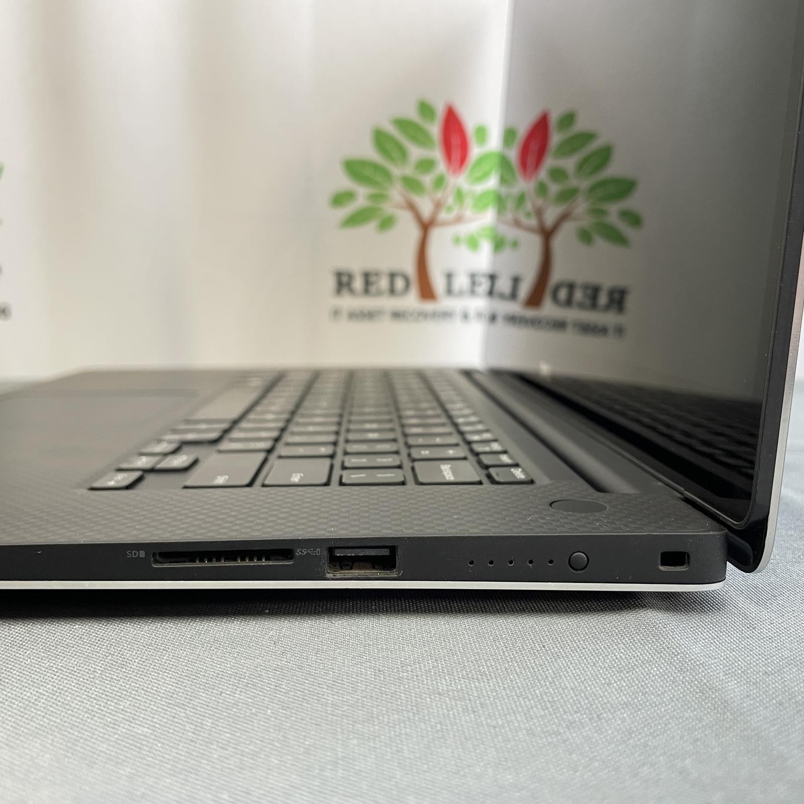 Dell Precision 5530 15.6″ 4K Touch i7-8850H 16GB 512GB NVMe, Win 11 Pro | Good