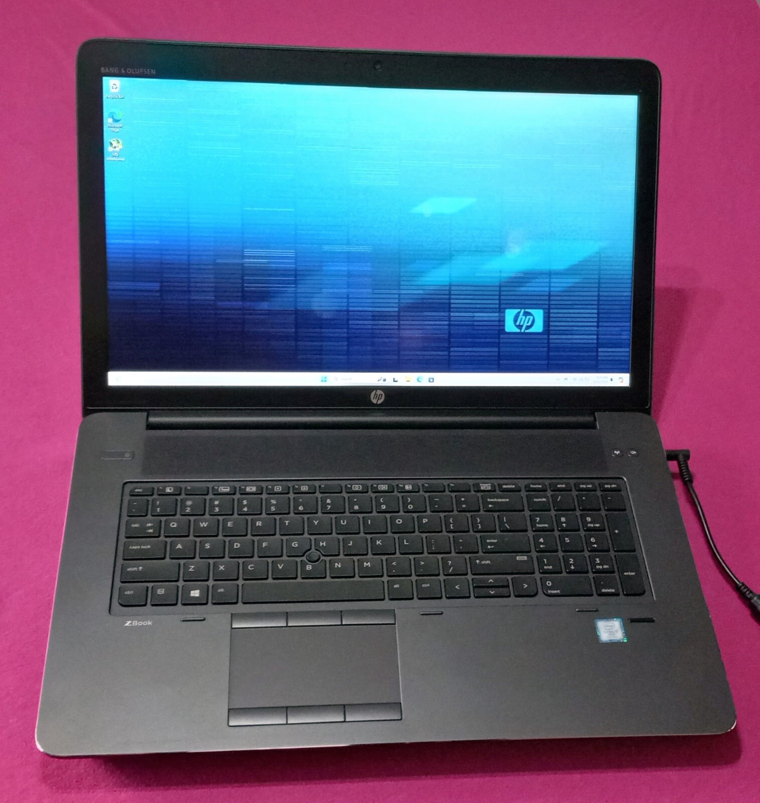 HP ZBook 17 G4 laptop I7-7820HQ 2.9-3.9Ghz 16GB ram 512GB NVIDIA “P5000” AX200