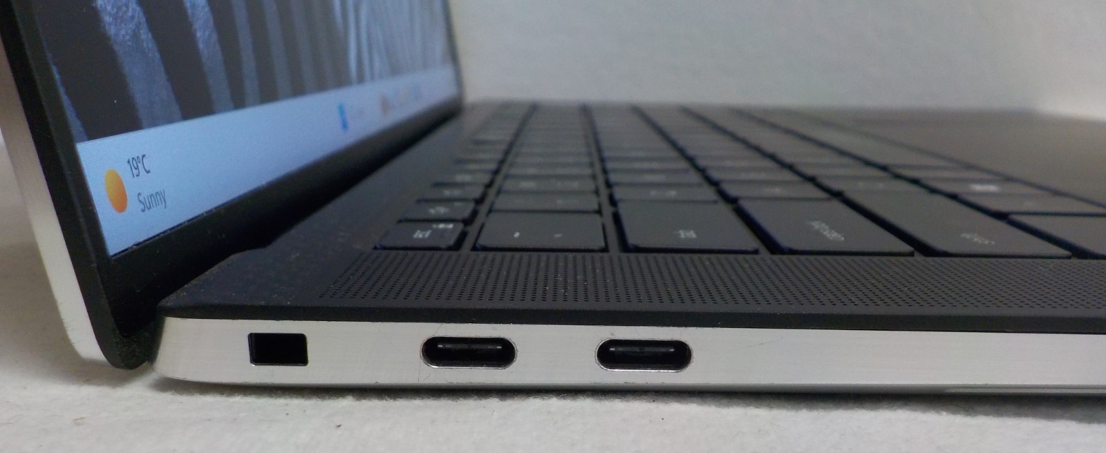 Dell XPS 15 9520 Laptop 15.6″ i5-12500H 16GB RAM 500GB Crucial M.2 SSD W.11 Pro