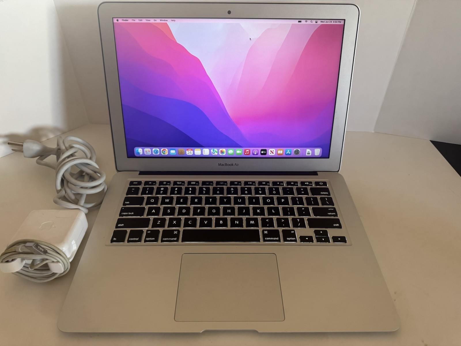 Apple MacBook Air 13″ Early-2015 Core i5-5250U 1.6GHz 8GB RAM 128GB SSD A1466…