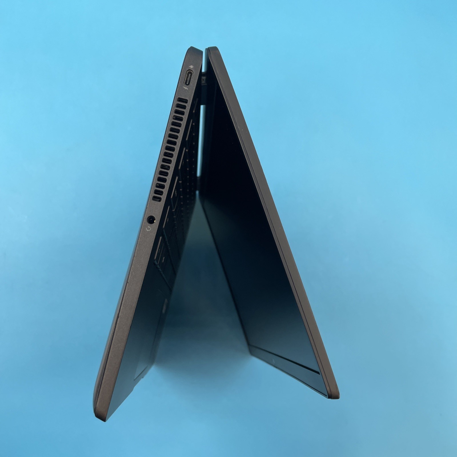 Dell Latitude 7320 | i7-1165G7 | 16GB RAM | NO DRIVE | NO OS | NO BATTERY