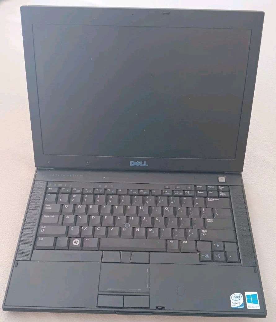Dell Latitude E6400 14in. (Intel Core 2 Duo, 73GB, 2.26GHz, 4GB RAM w/ docking)