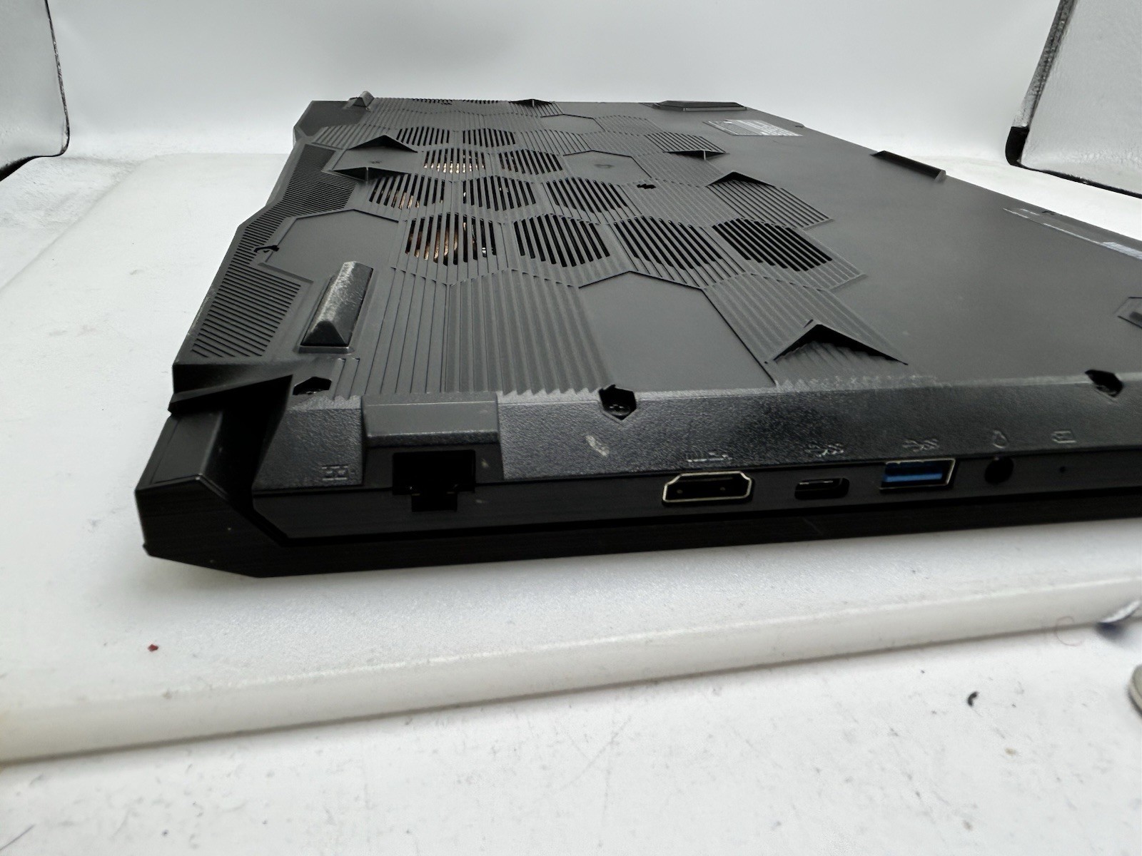 MSI Katana GF76 – 17.3″ FHD – i7-12700H – 16GB RAM – RTX 3070 Ti –1TB SSD– Black