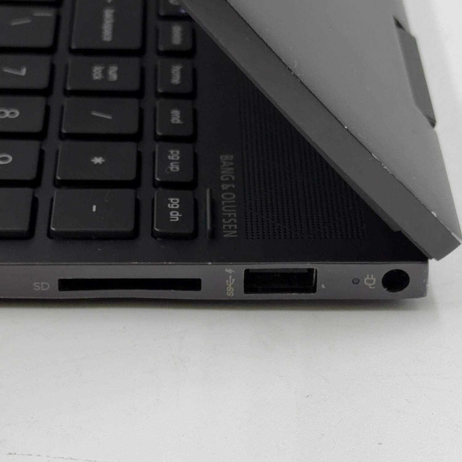 Broken HP Envy x360 15M-EE013DX Ryzen 5 4500U 8GB RAM 256GB SSD Cracked Screen