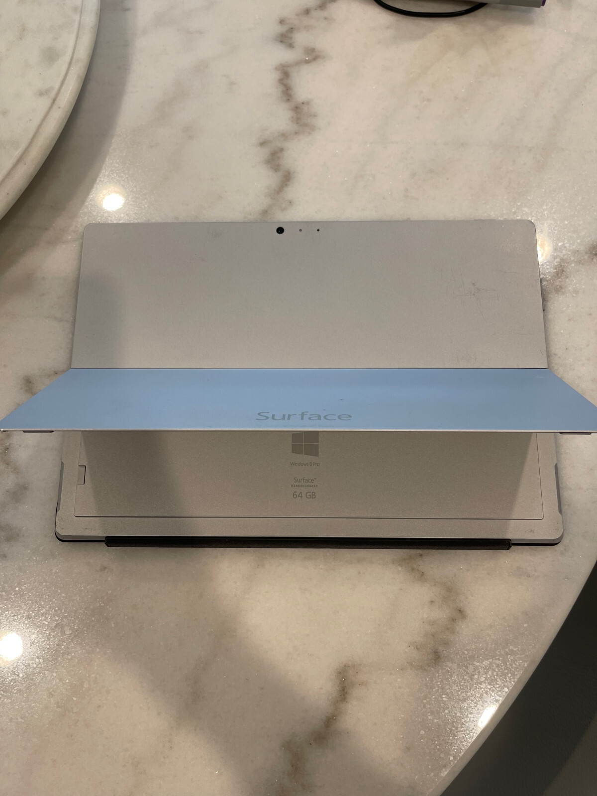 Microsoft Surface Pro 3 (4GB RAM 64 GB SSD, Intel Core i3, Windows 8.1)