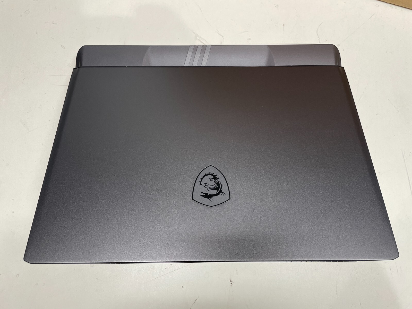 MSI Vector GP68HX 13VH-098US i9/RTX 4080/16GB/1TB Gaming Laptop