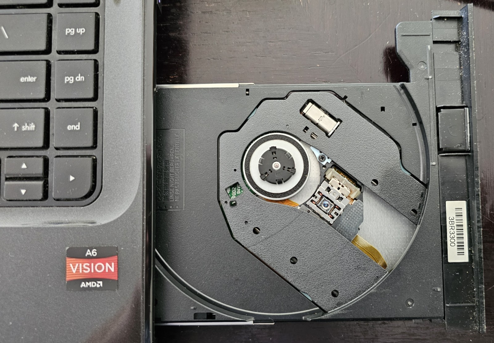 HP Pavilion g4 Notebook PC AMD A6-4400M APU with Radeon(tm) HD Graphics, 2700MHz