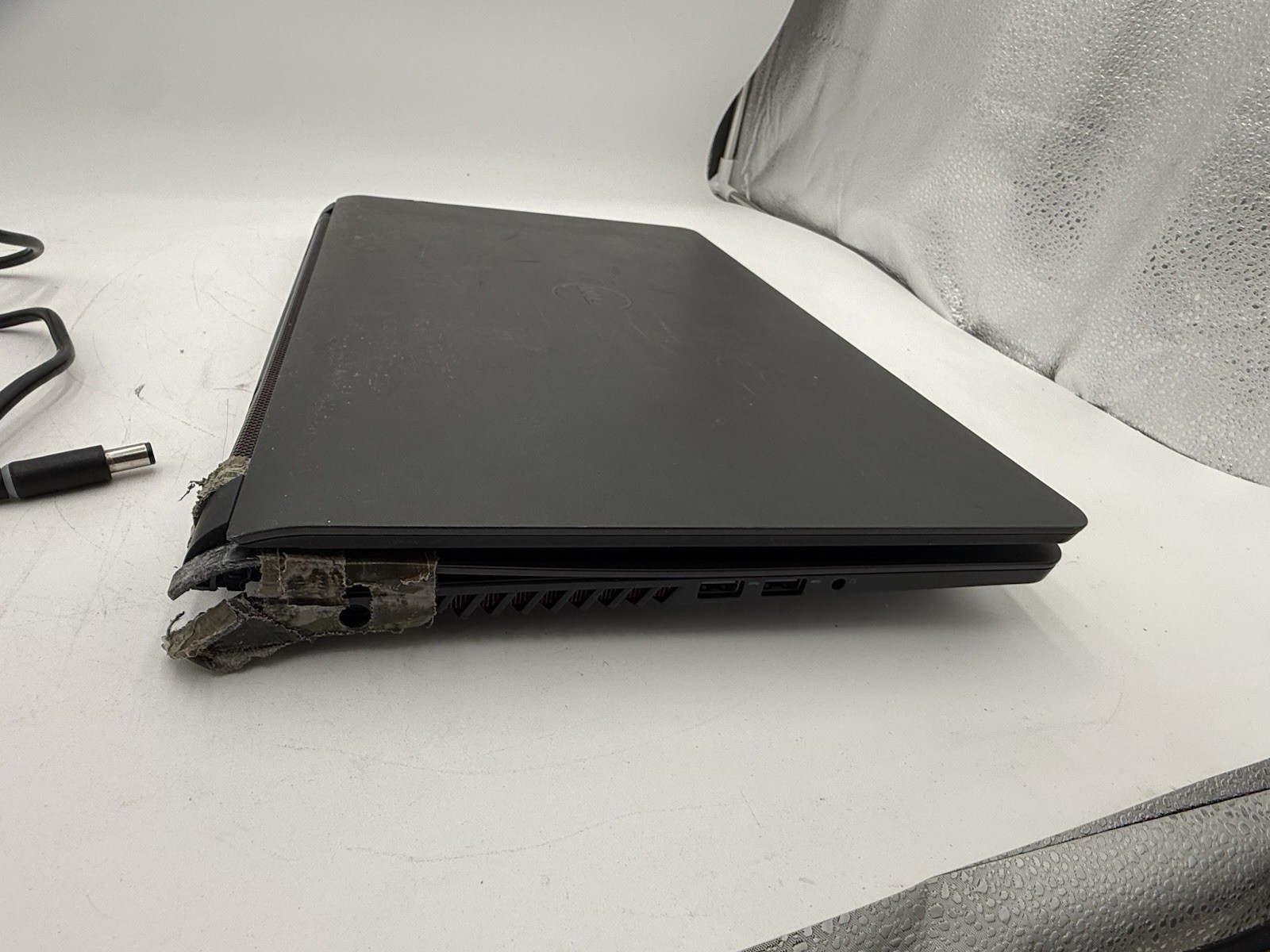 Dell Inspiron 15-7559 15.6″, i5-6300HQ, GTX 960M, NO HDD, NO RAM