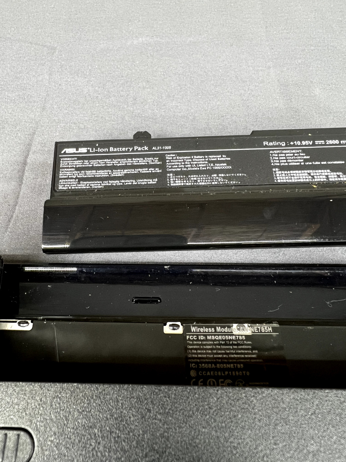 ASUS Eee PC 1005HA Netbook Atom N270 1GB RAM 160GB HDD Windows XP Home