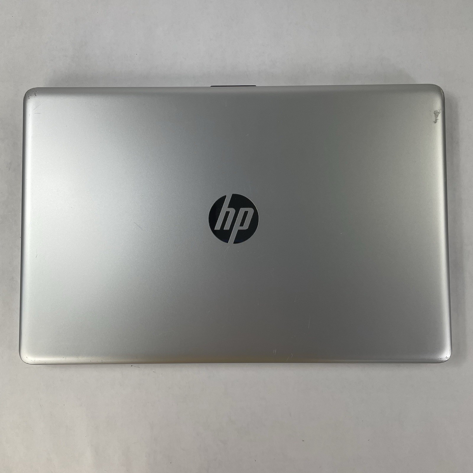 HP 15-da0073ms 15.6″ i5-7200U 2.50 GHz 8 GB RAM No SSD/OS/Battery – Bad Bottom