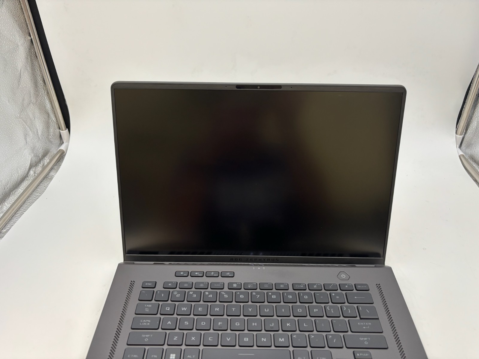 ASUS ROG Zephyrus G16 GU603VI 16″ 512 GB SSD 16 GB RAM i7-13620H RTX 4070