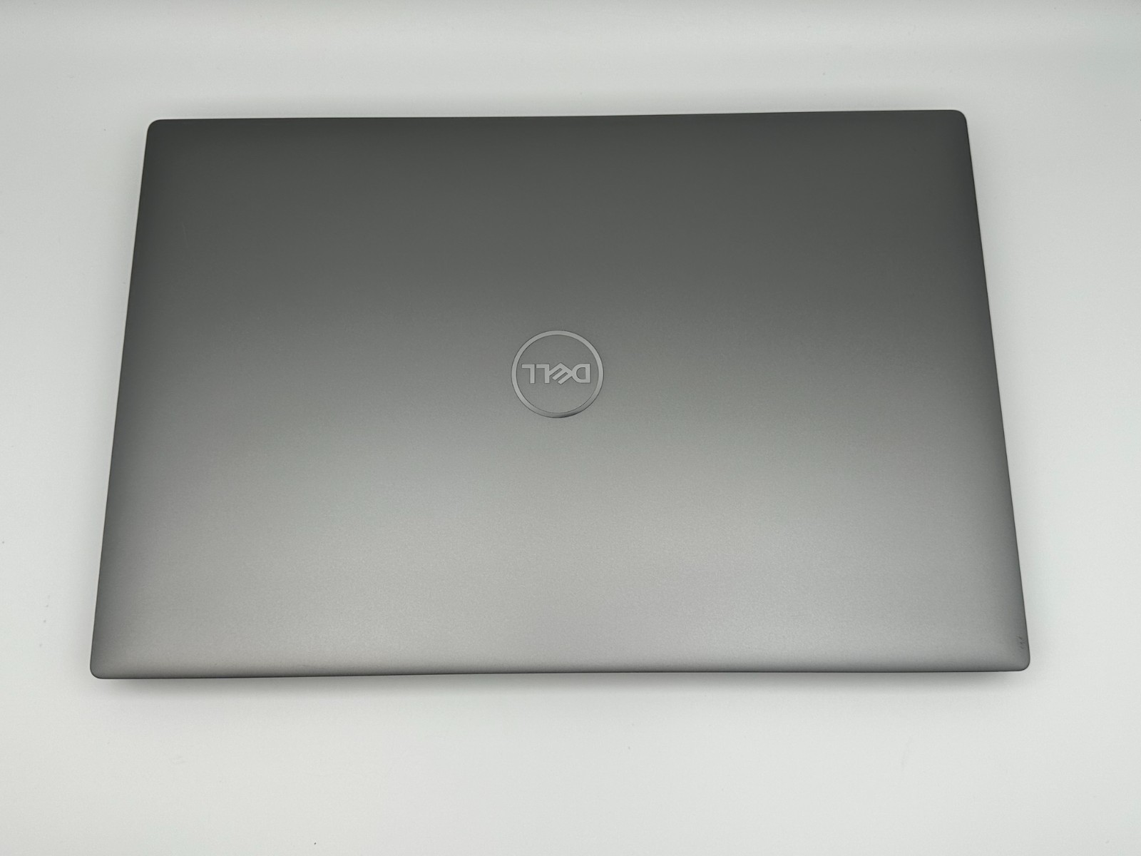 Dell Precision 5690 16 FHD+ 3.8GHz Ultra 7 165H 32GB 1TB SSD RTX 2000 Ada