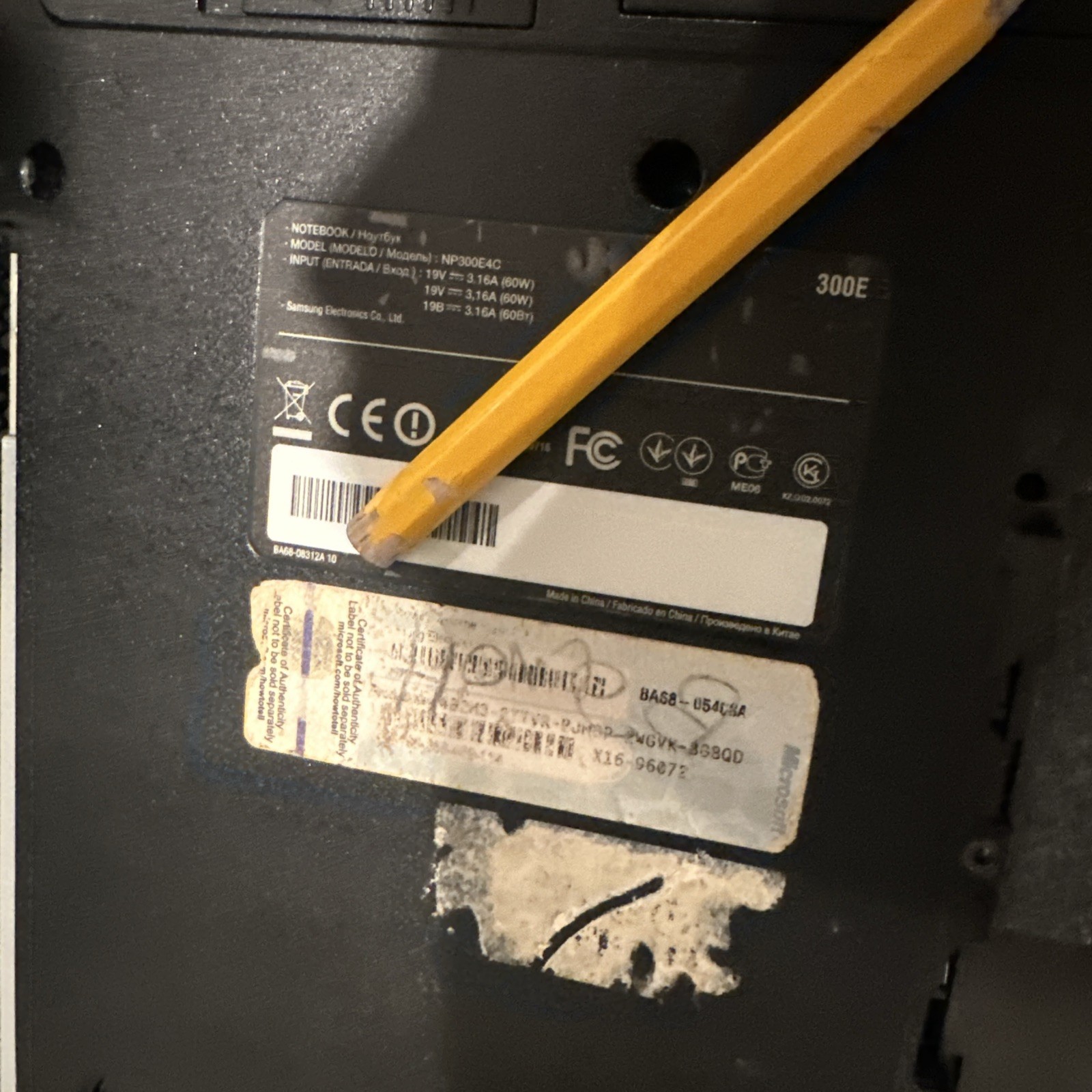 Samsung NP300e4c Laptop no HDD or RAM sticks