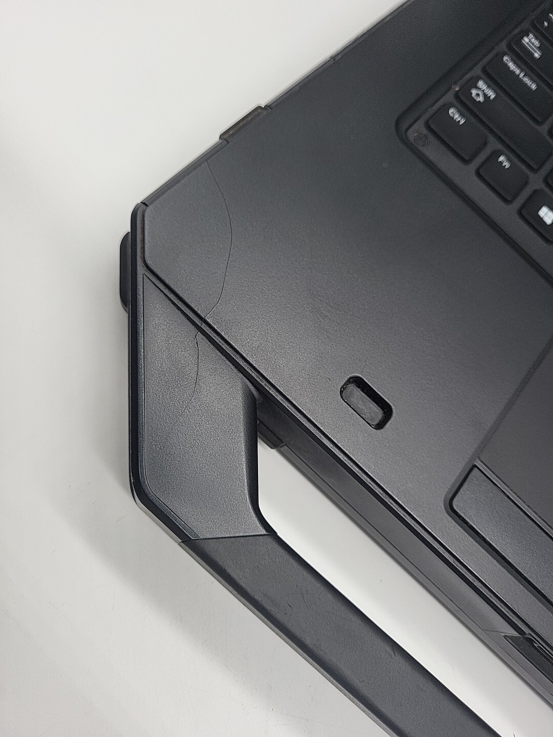 Dell Latitude 5414 Rugged 14″ Core i7-6600U 2.60GHz 16GB RAM 512GB SSD Win 10Pro