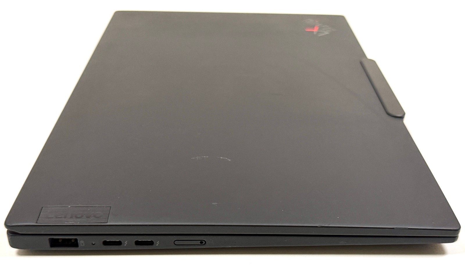 Lenovo ThinkPad X1 Carbon Gen 12 14″ 1.4GHz Ultra 7 155H 32GB RAM 1TB SSD SWISS!