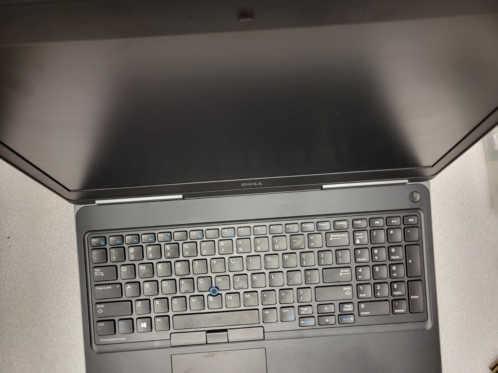 Dell precision 7520 i7-7820HQ NO RAM NO HDD NO CHARGER