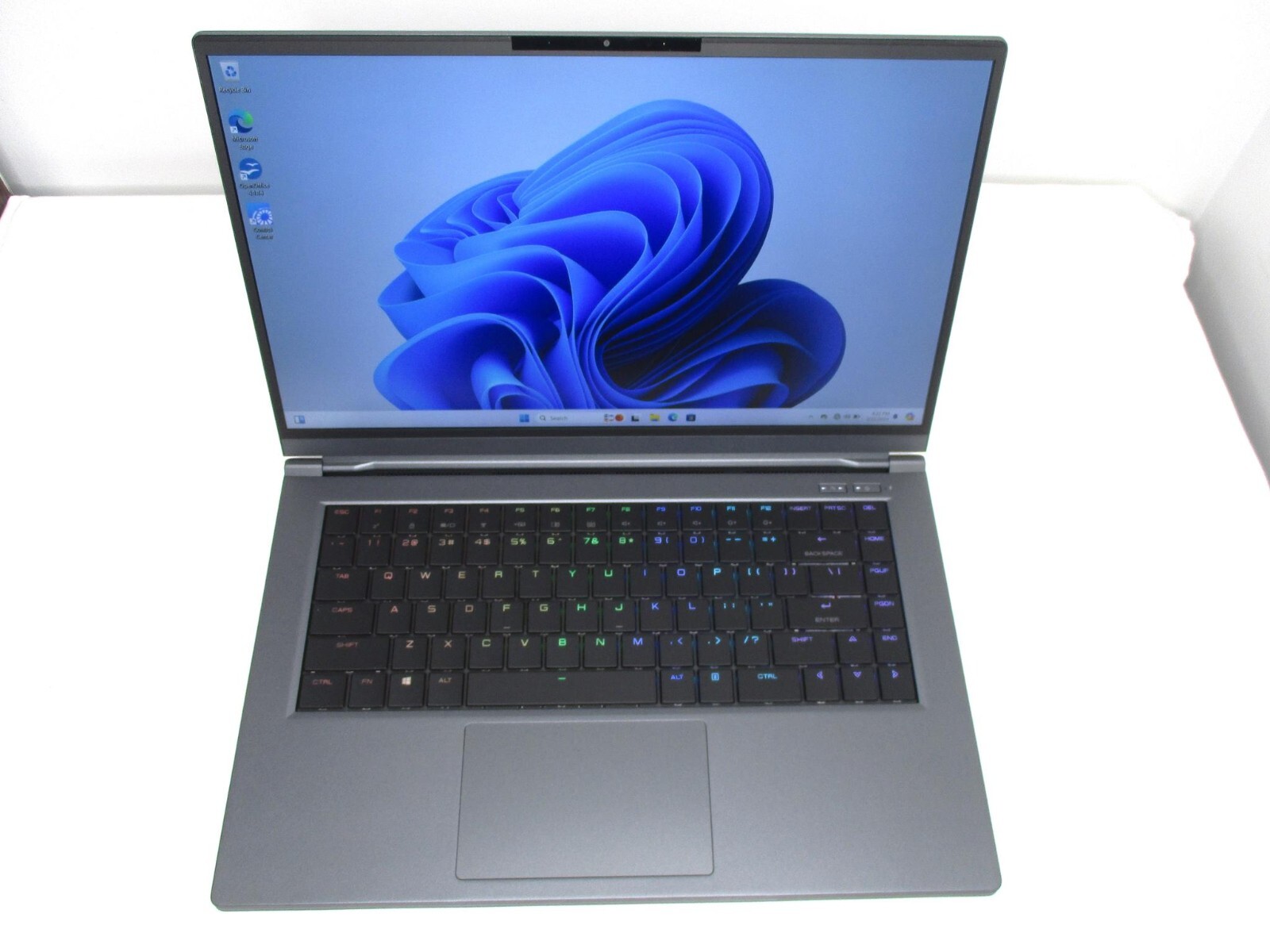 Intel Whitebook 15.6″ FHD i7-9750H 16GB 500GB SSD GTX 1660Ti Gaming Laptop Gray