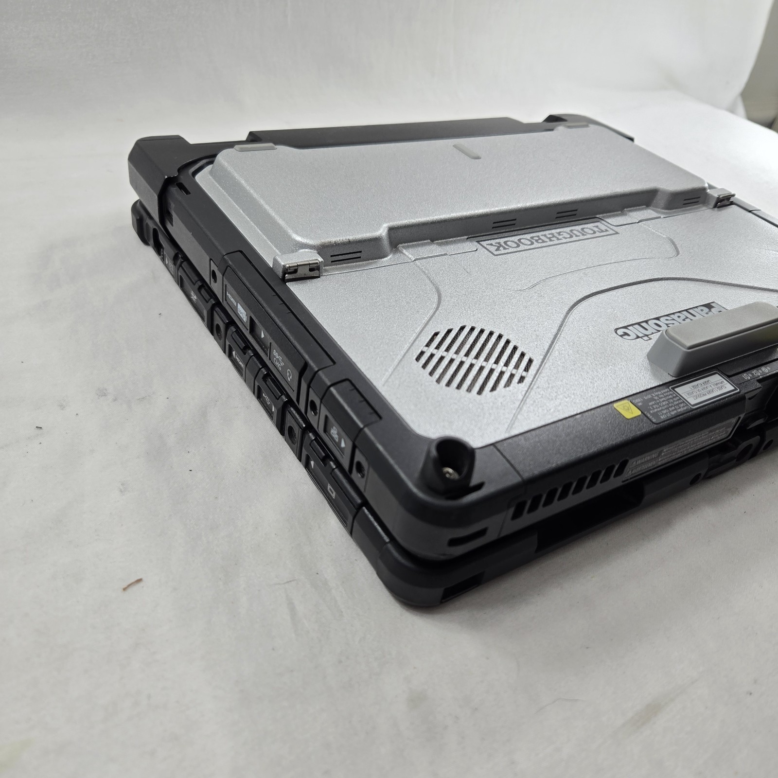 Panasonic Toughbook CF-33 i7-10810U 1.10GHz 512GB SSD 32GB Ram 4G GPS — Grade B