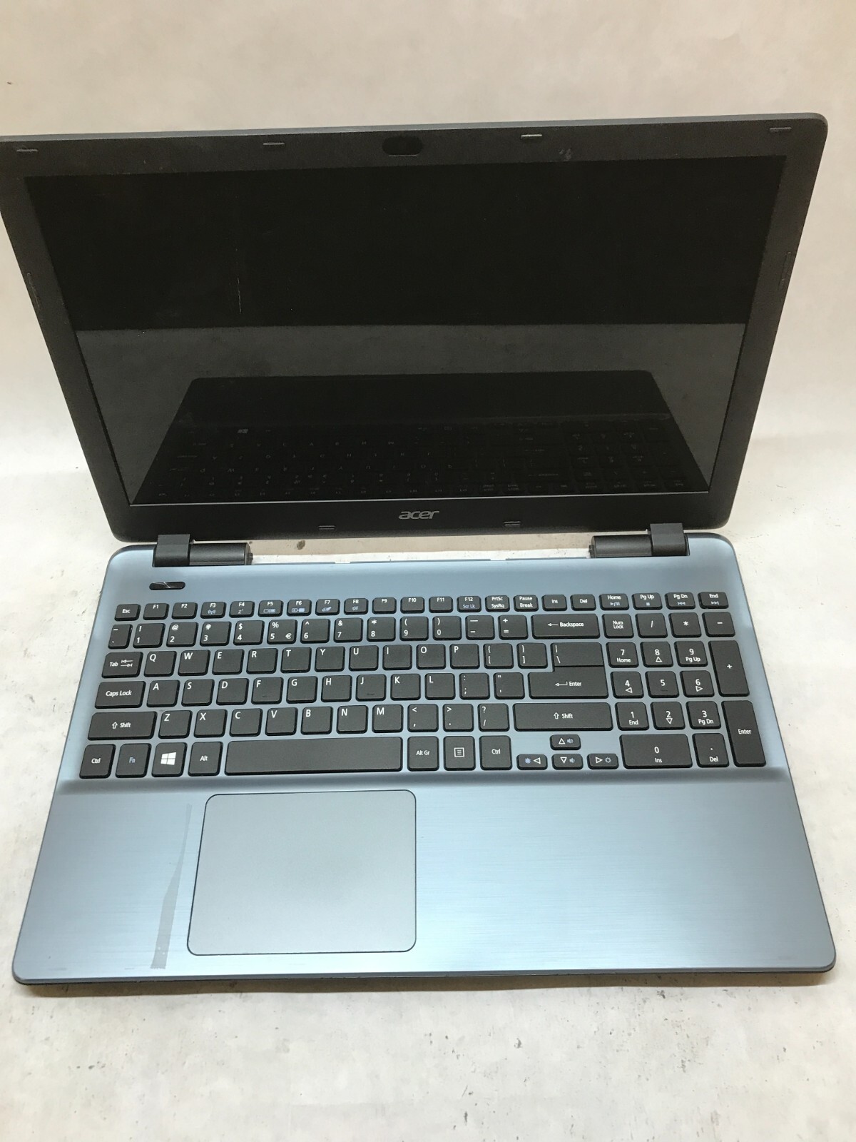Acer E571 15″ Laptop E5-571-56UQ *Unknown Specs* For Parts/Repair POWER DEAD -DW