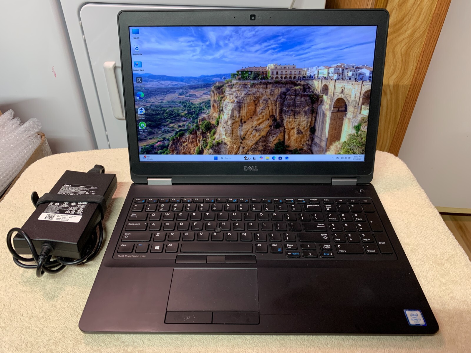 Dell Precision 3510, i7-6820HQ, 12GB-128 NVMe+128GB, AMD R9 M360 Windows 11 Pro