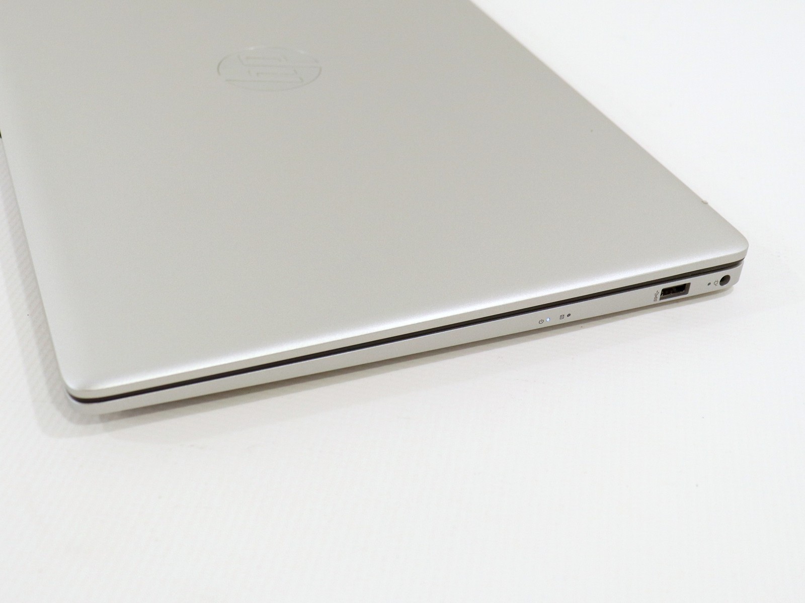 HP Laptop 17-CN003NR 17″ Intel Pentium Silver N5030 8GB 256GB NVMe Win 11 Home