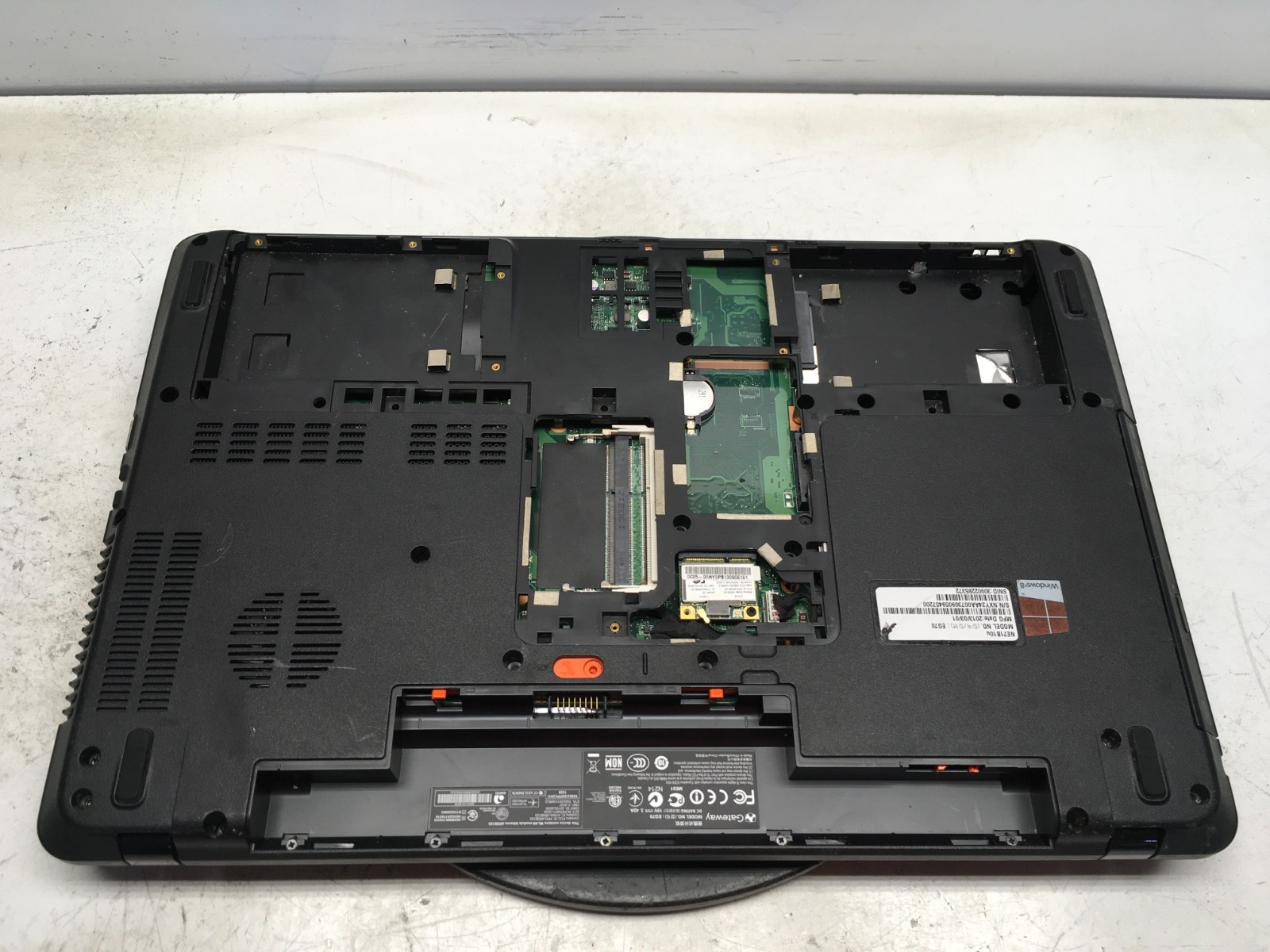 Gateway EG70 AMD E1-1200 1.4GHz No RAM NO HDD – Parts/Repair