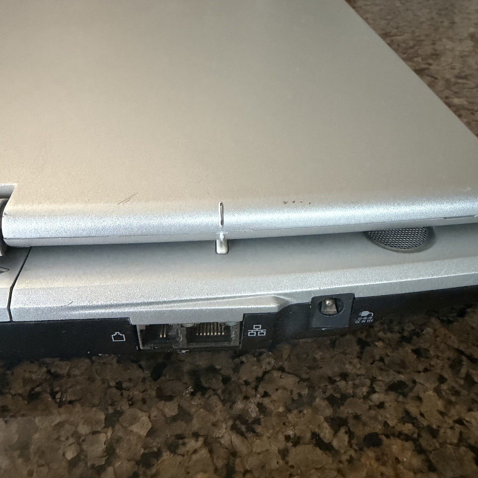 Toshiba Satellite R15-S822 Laptop Convertible Tablet UNTESTED No Charger Parts