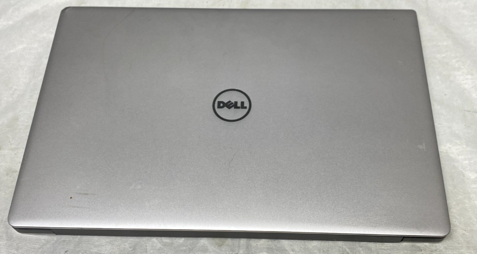 Dell XPS 13 9350 13.3″ Intel i3-6100U 4GB RAM