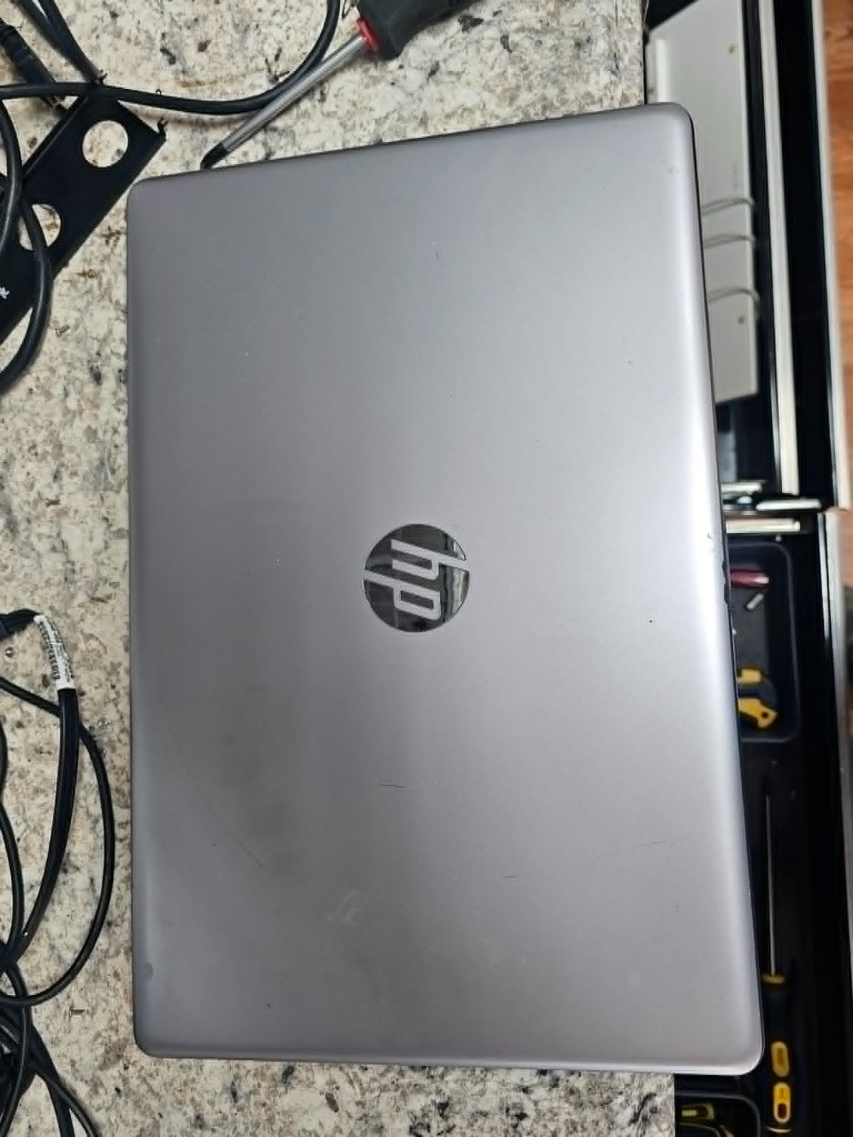 HP ProBook 470 G7 17.3″ i5-10210U@1.6GHz, 4GB RAM – Powers Posts Works Bad Hinge
