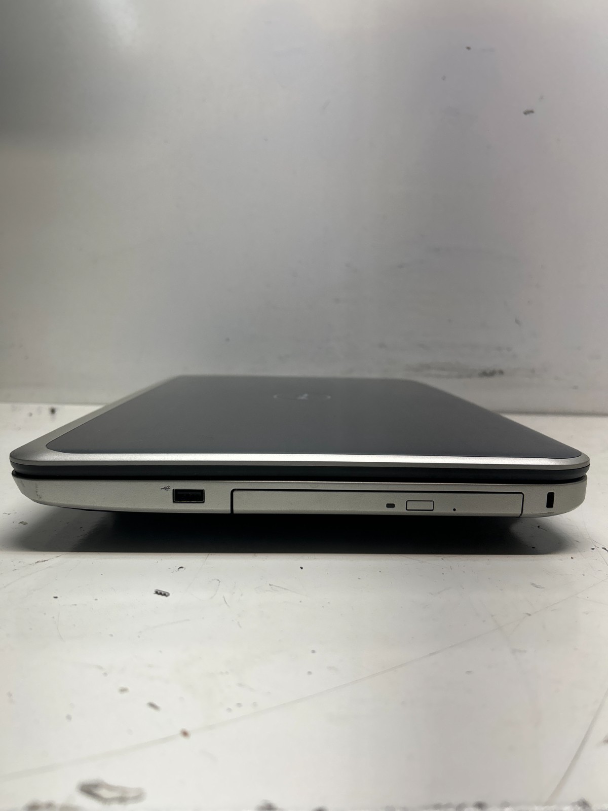 Dell Inspirion 5721 Intel i5-3337U 1.80GHz 8GB NO HDD