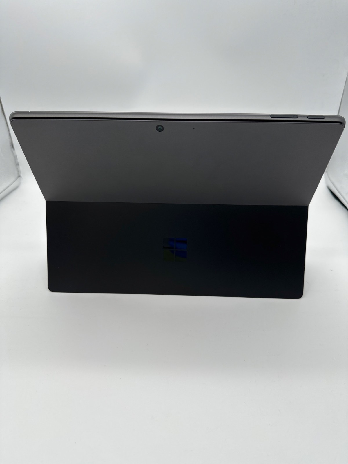 Microsoft Surface Pro 11 Copilot+ PC 13″ Snapdragon X Plus 16GB 512GB Win11 Home
