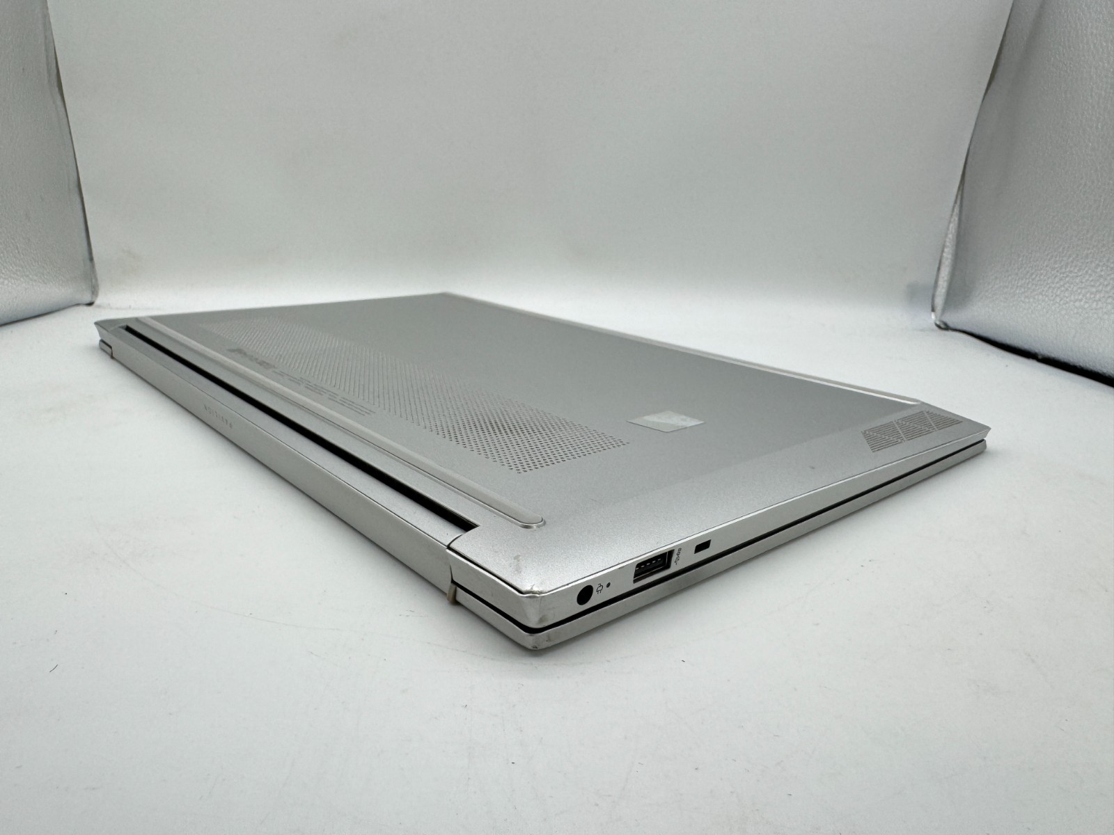 HP Pavilion 15-eg0025nr 15.6″ Laptop intel i7-1165G7 2.80GHz 16GB RAM 512GB SSD