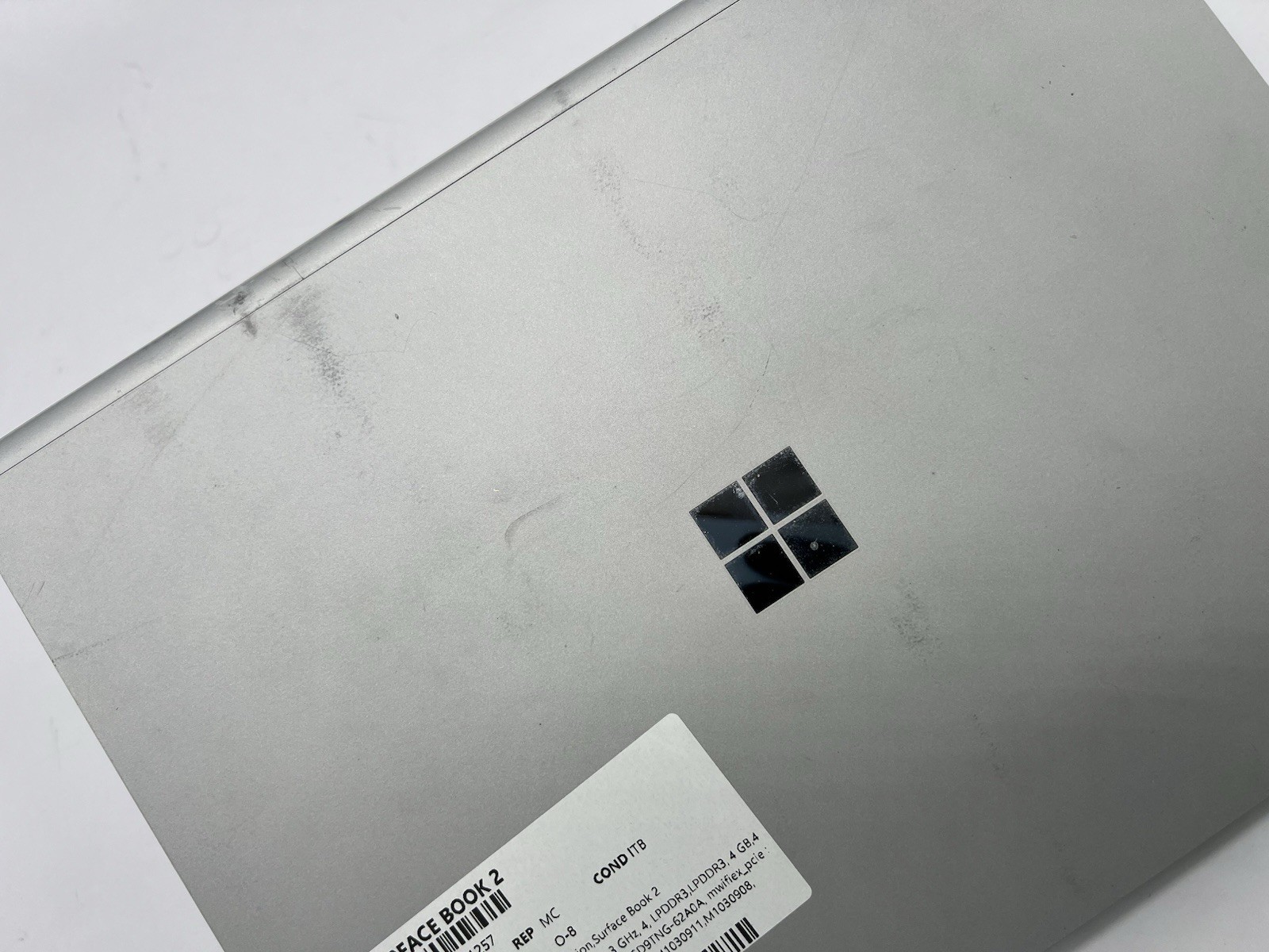 Microsoft Surface Book 2, Core i5-8350U, 1.70GHz, 8GB RAM, 256GB NVMe-No OS/AC