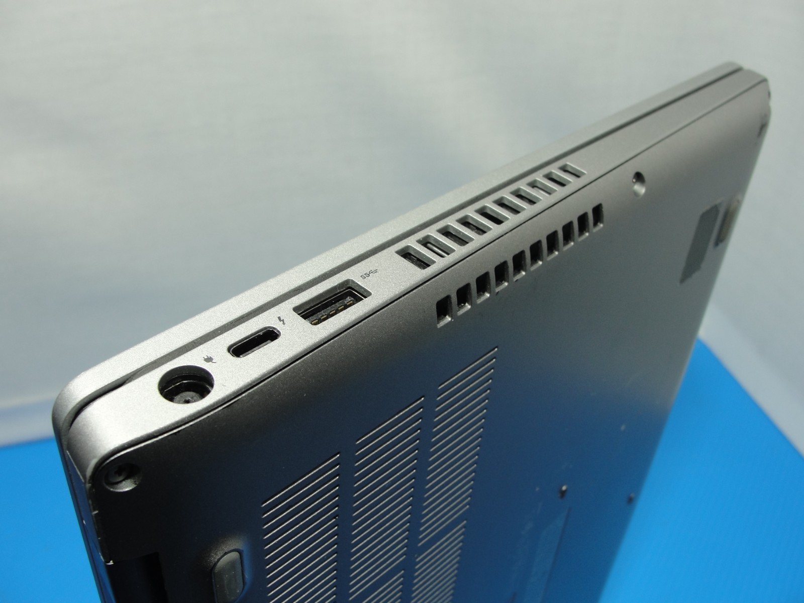 Dell Latitude 5410 Intel Core i7-10610U 1.8GHz 8GB FHD 512GB SSD Win11Pro+PA