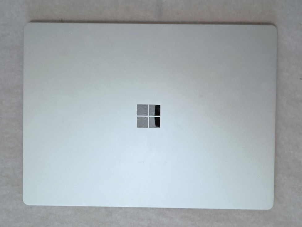 Microsoft Surface 13.5″ Laptop – 238GB SSD, Intel Core i5 1.70 GHz, 16GB, Win 11