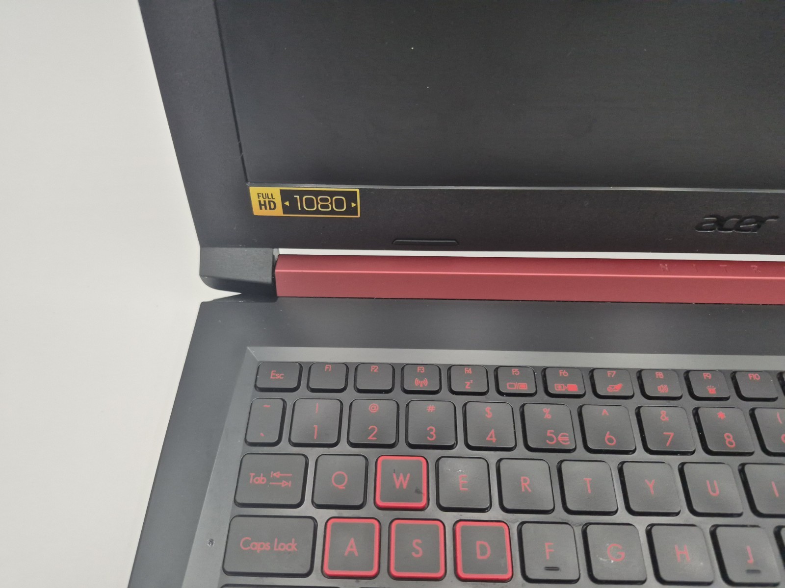 Acer Nitro 5 15.6″ FHD Gaming Laptop Ryzen 5 Radeon RX w/ Charger (Pre-owned)