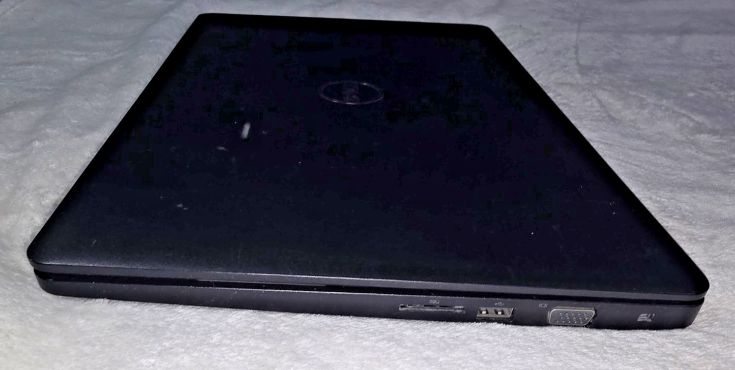 Dell Latitude 3580 Laptop Computer Model P79G BLACK with Storage Carrying Case