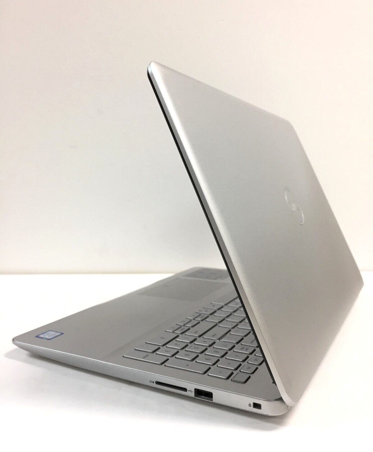 *Bad Battery*Dell inspiron 5584 15.6″ Touch Laptop/i5-8265U/12GB/256GB SSD/W10H