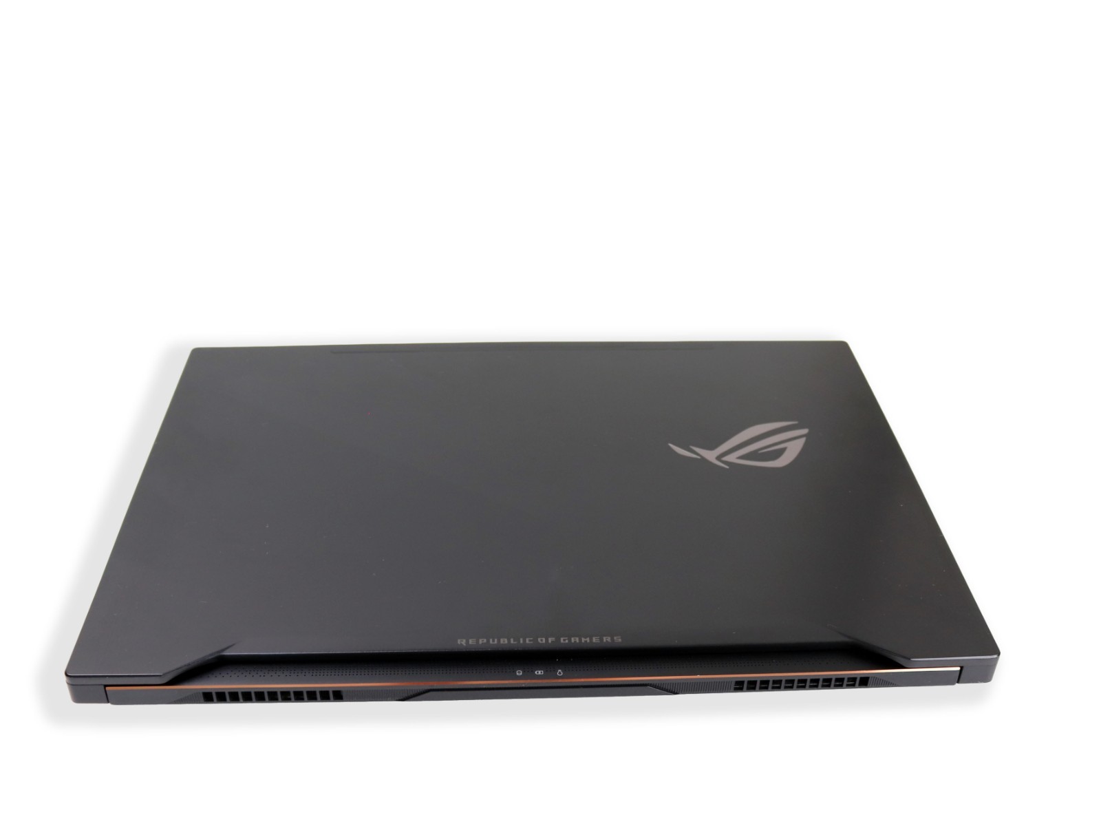 ASUS ZEPHYRUS GU501G 15.6″ Intel i7-8750H 16GB RAM 256GB SSD+1TB NVIDIA GTX 1060