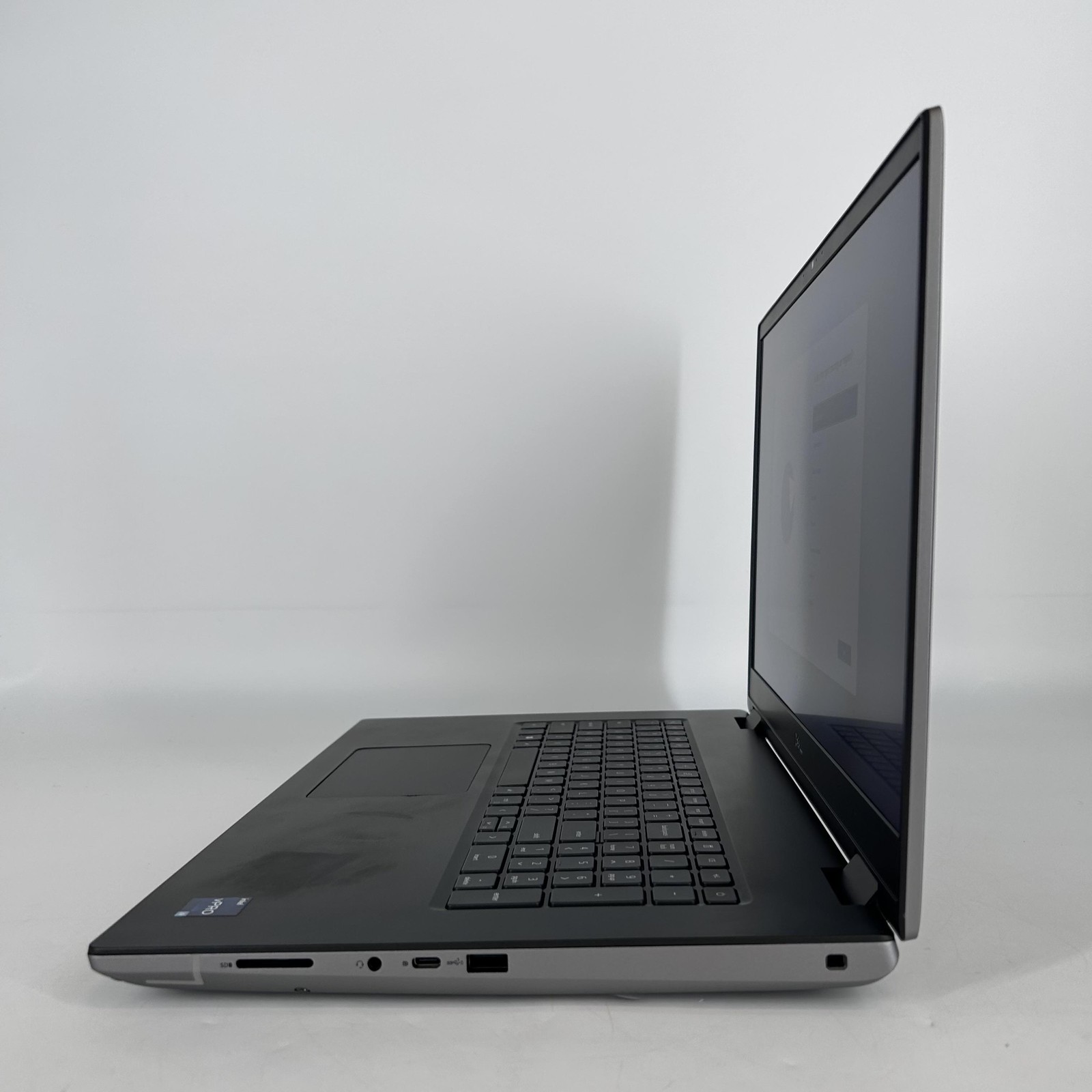 Dell Precision 7770 17.3 FHD 2.3 GHz i9-12950HX 32GB 512GB RTX A5500 LCD BLEED