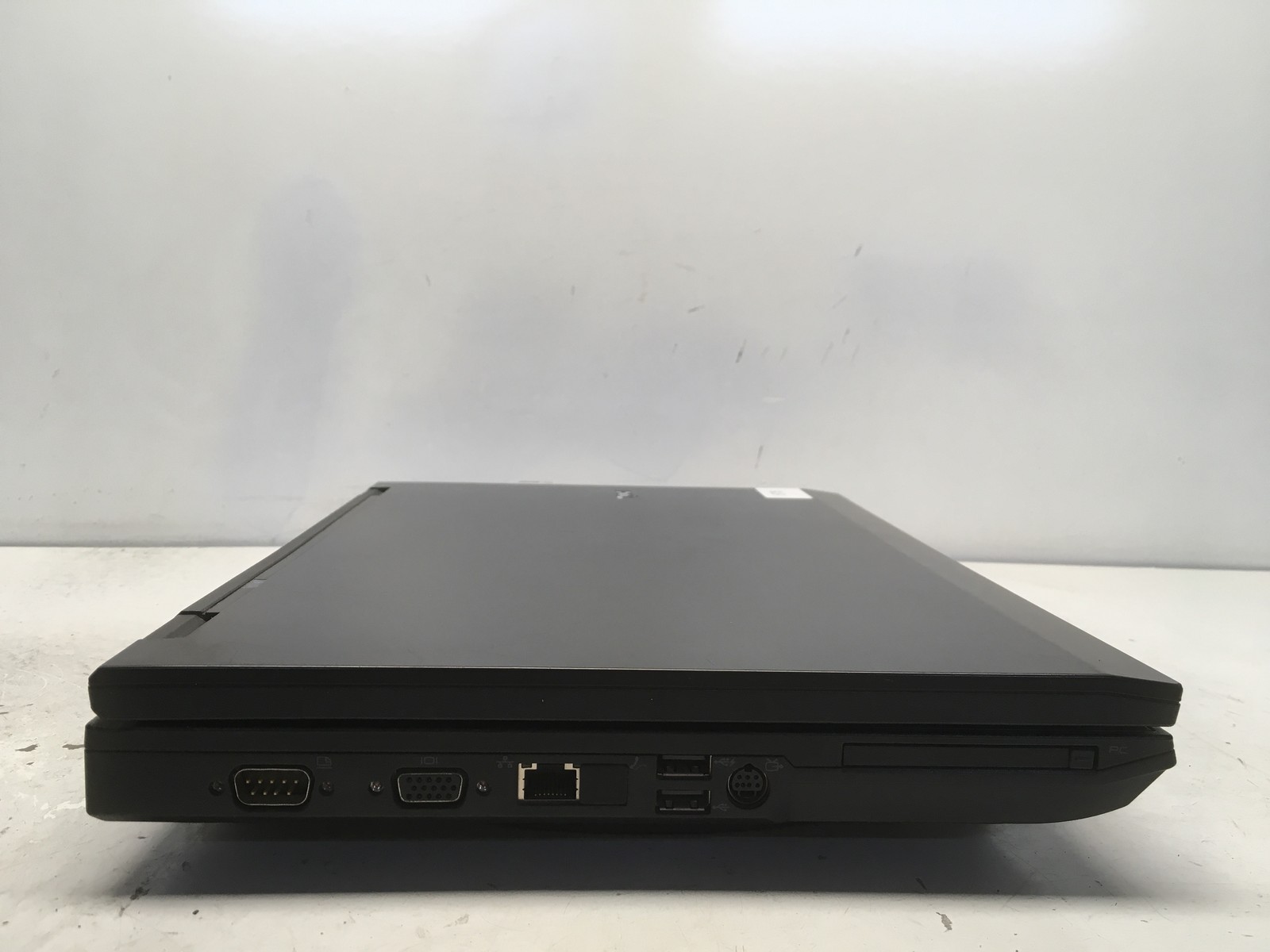 Dell Latitude E5500 Intel Core 2 Duo P8700 2.53GHz 4 GB NO HDD No Batt