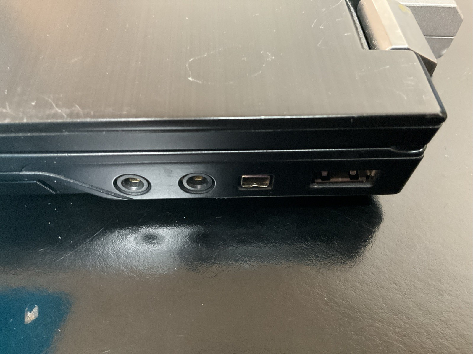 Dell Latitude E4300 Laptop Intel Core 2 P9300 2.26GHz